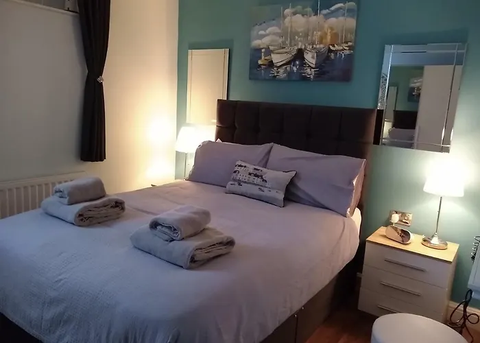 The Old Joiner's Shop 휫비